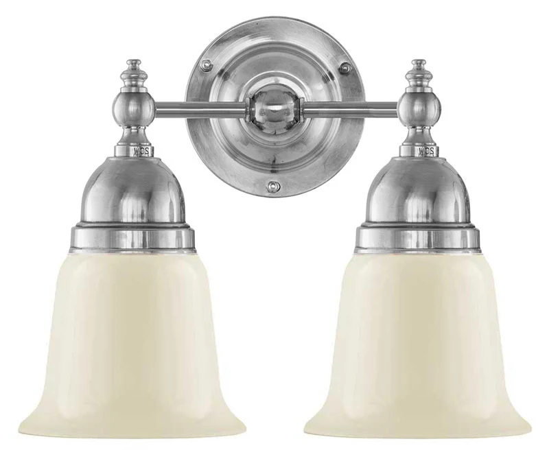Badrumslampa - Bergman nickel, benvit klocka