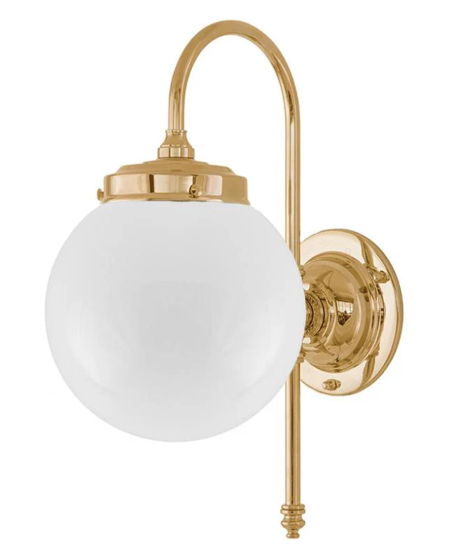 Badrumslampa - Blomberg 80 mÀssing, opalvit klot