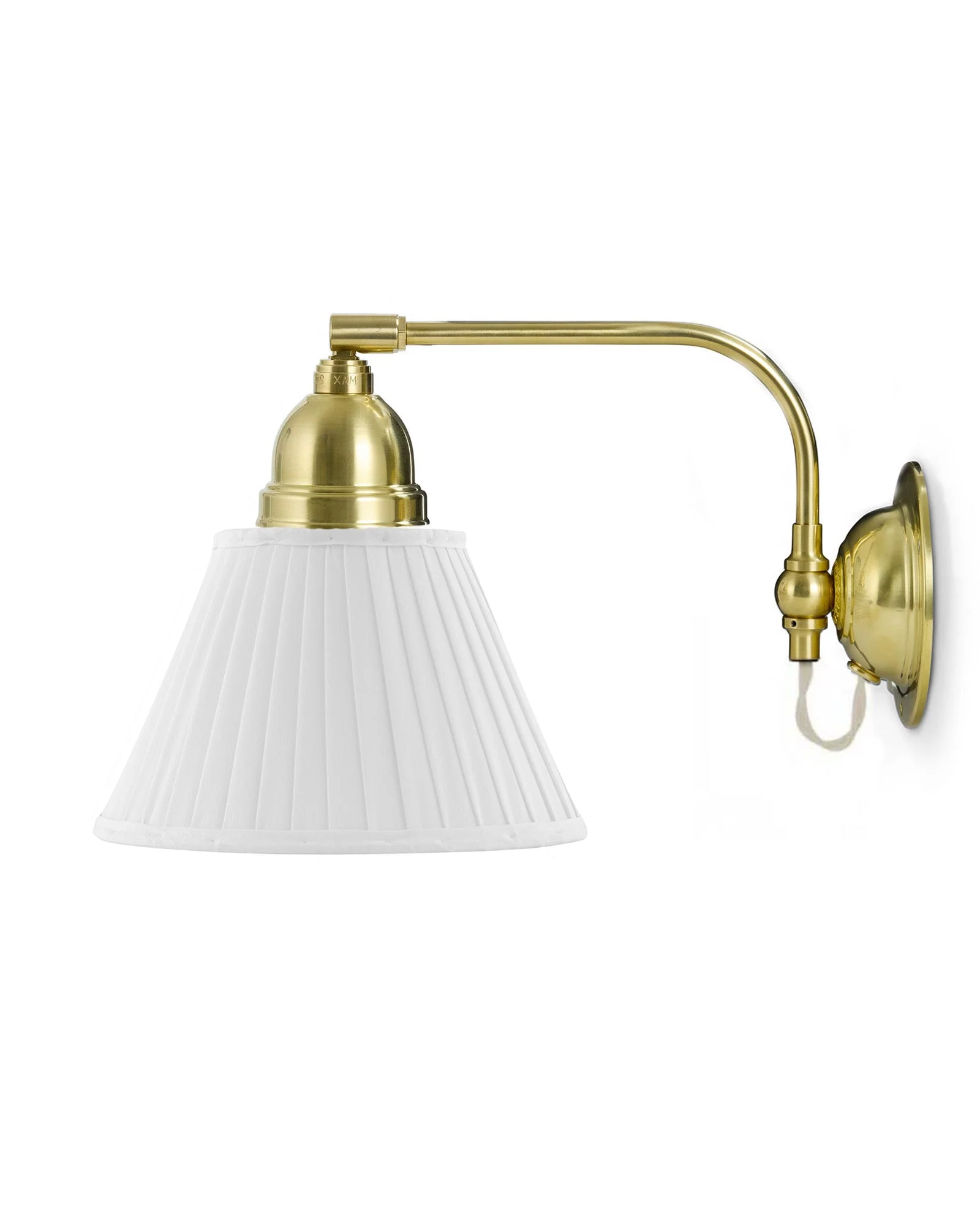 VÀgglampa - Gripenberg mÀssing, vit tygskÀrm, vit