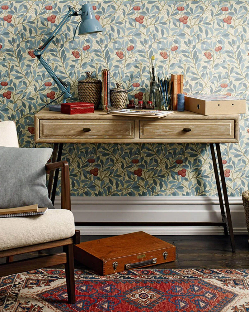 William Morris & Co. Tapet - Arbutus Olive/Pink - Image 2