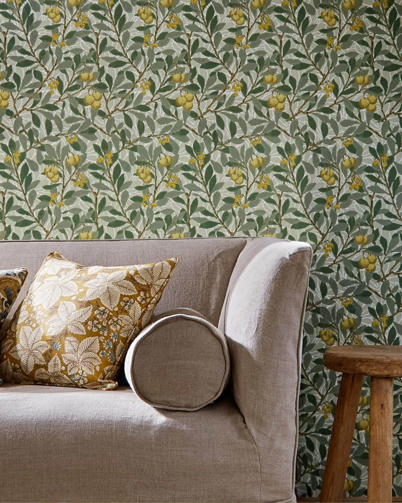 William Morris & Co. Tapet - Arbutus Sage/Lemon - Image 2