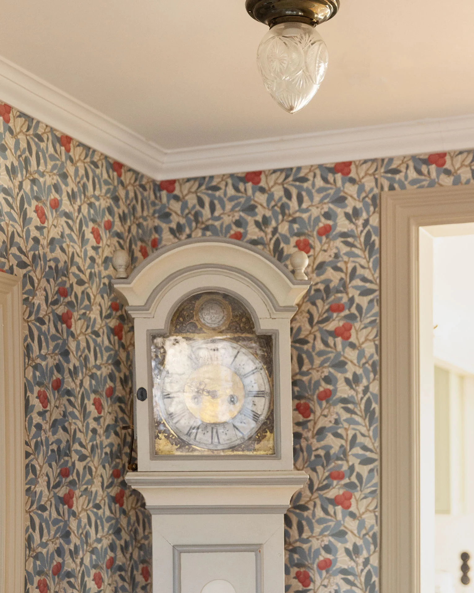 William Morris & Co. Tapet - Arbutus Woad/Russet - Image 5
