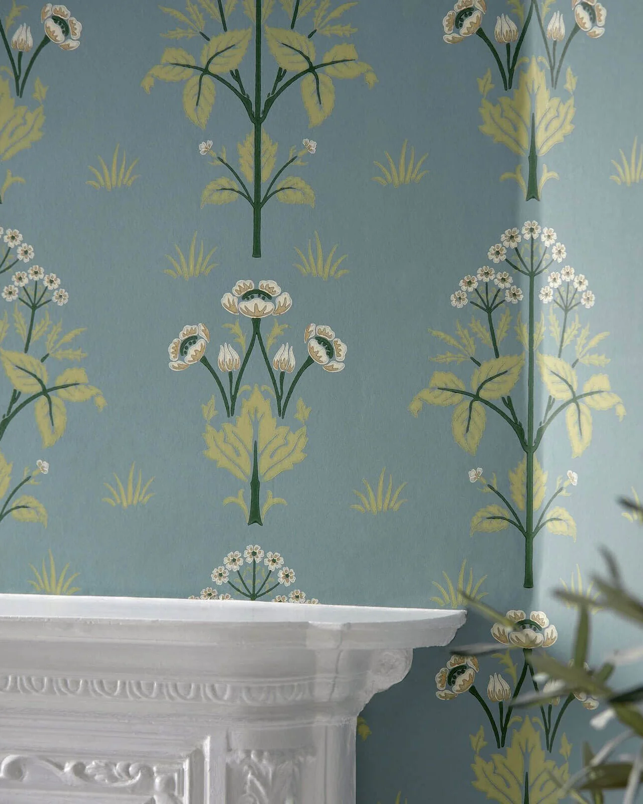 William Morris & Co. Tapet - Meadow Sweet Mineral Blue - Image 3