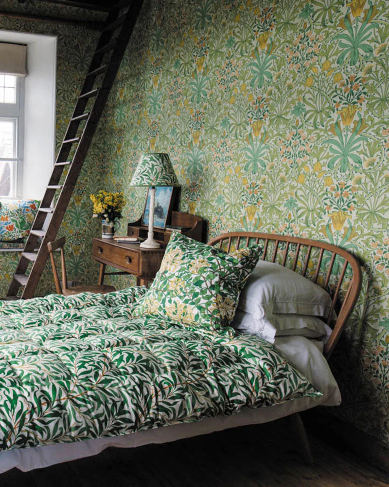William Morris & Co. Tapet - Woodland Weeds sap green - Image 3